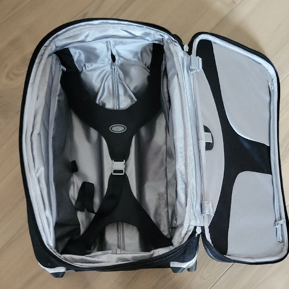 Tumi Transporter T3 Black Rolling Bag